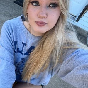 Meet your Posher, Lizzie